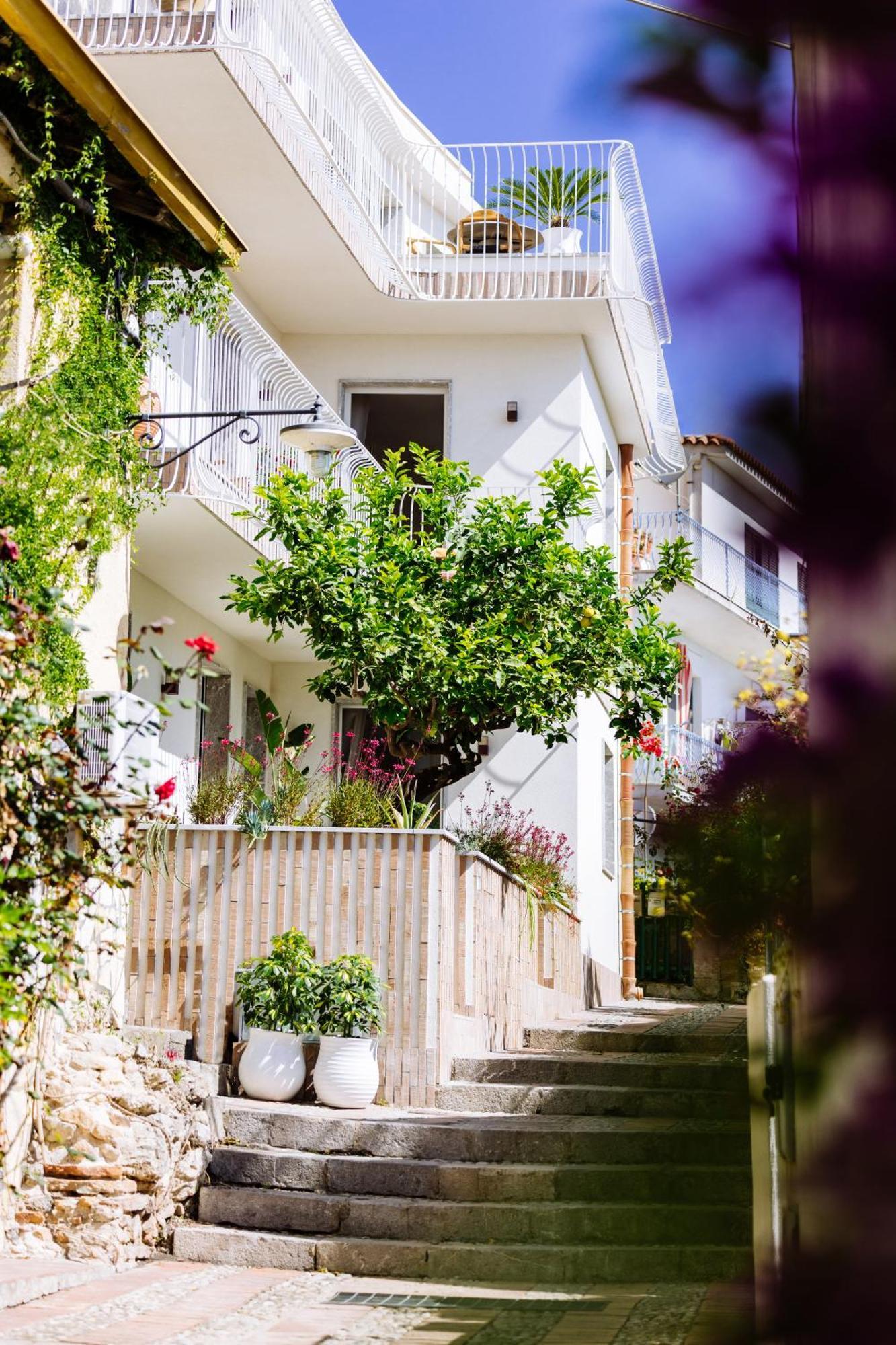 Casa Giafari Aparthotel *